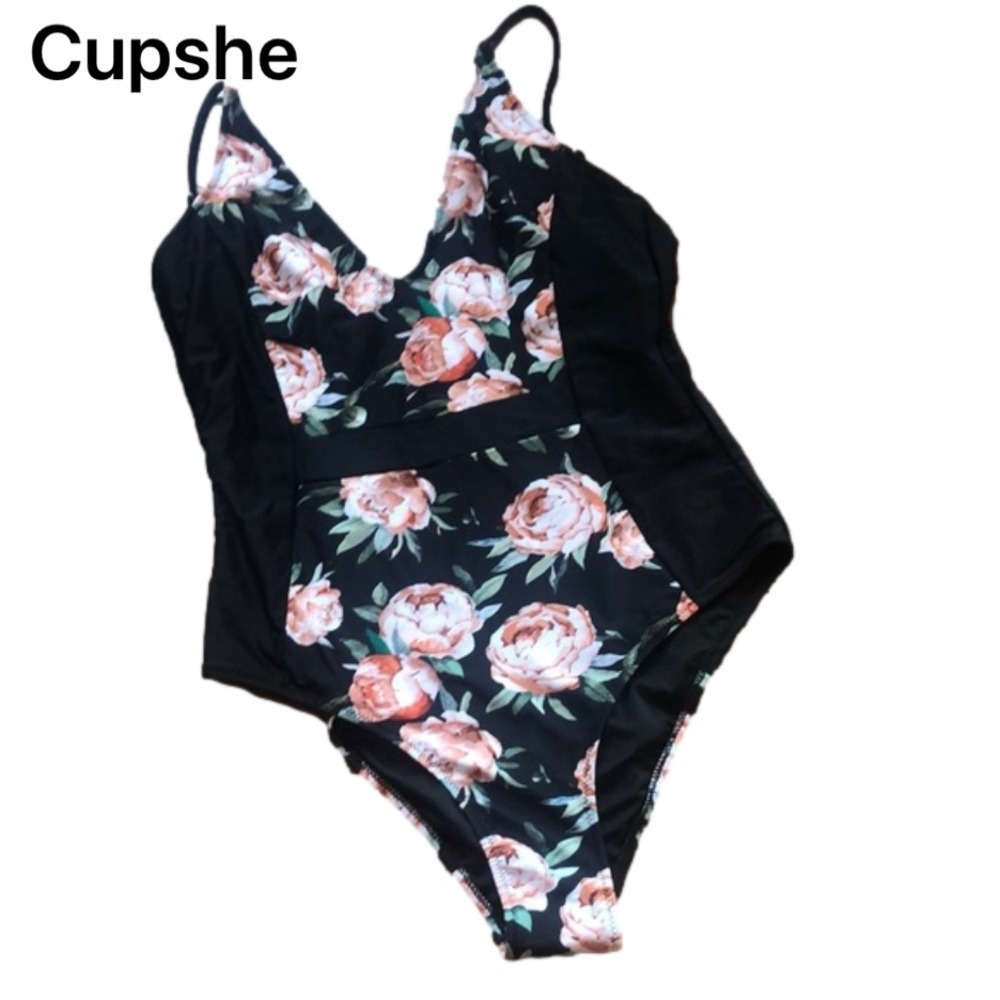 Cupshe Swimsuit - Size Large